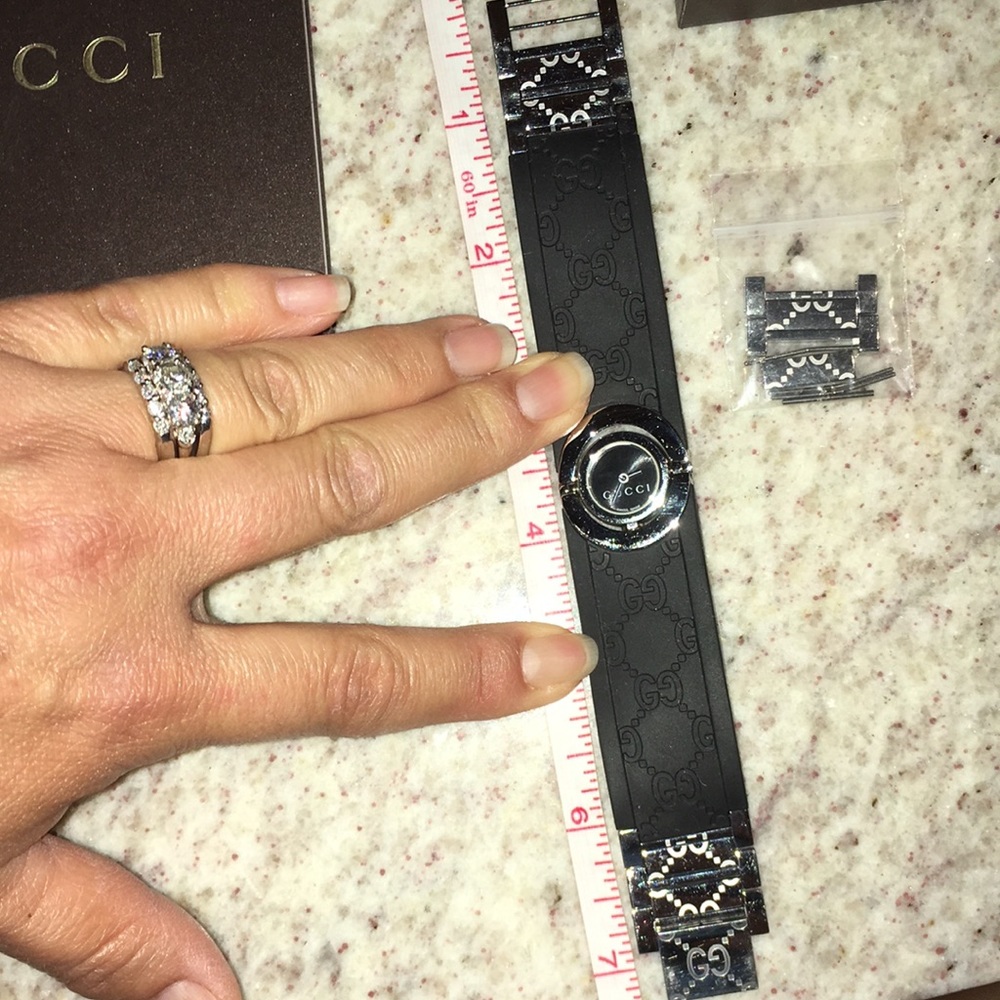 💯% Authentic Gucci “Twirl” Watch - Picture 10 of 12